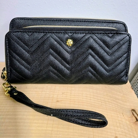 Handbags - Elegant Black Quilted Wristlet